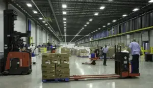 طرق التغليف الحديثة داخل ارخص شركة نقل عفش بالرياض