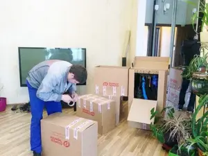 عمالة محترفة لفك وتركيب ونقل الأثاث